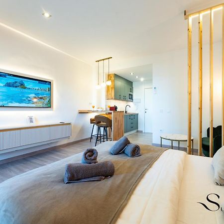 Seaview Beachfront Studio With Aqua Park & Balcony Benalmádena Extérieur photo