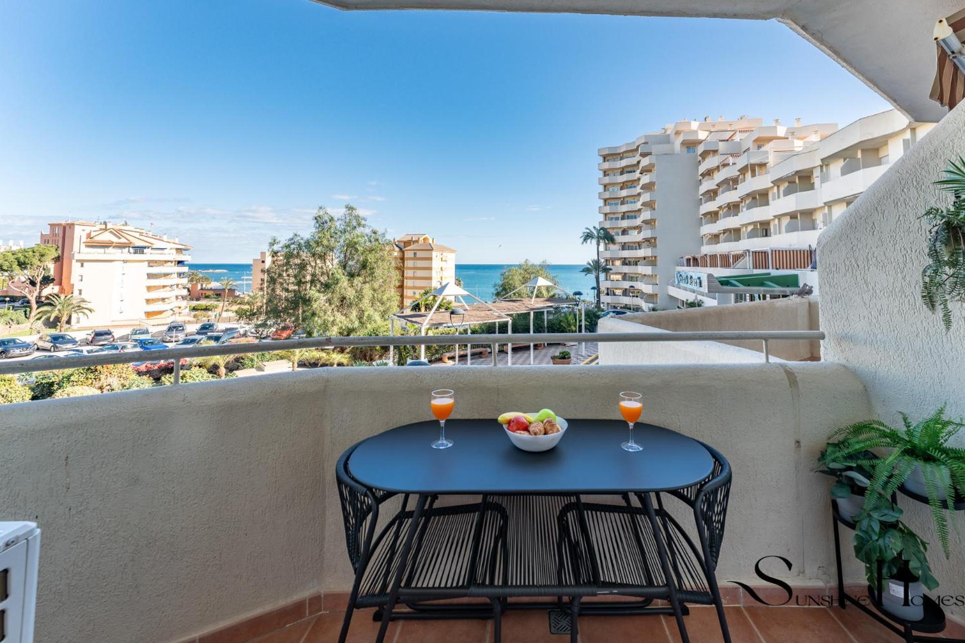 Seaview Beachfront Studio With Aqua Park & Balcony Benalmádena Extérieur photo