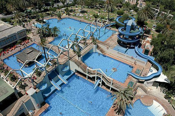 Seaview Beachfront Studio With Aqua Park & Balcony Benalmádena Extérieur photo